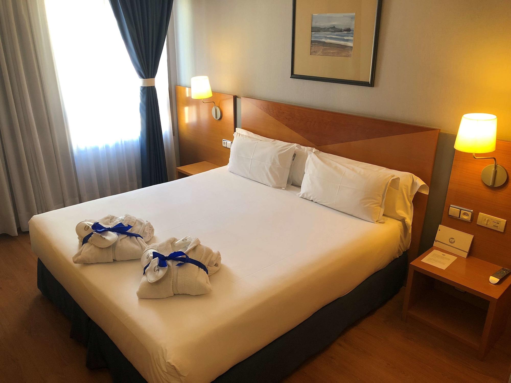 Oca Villa De Aviles Hotel Bagian luar foto