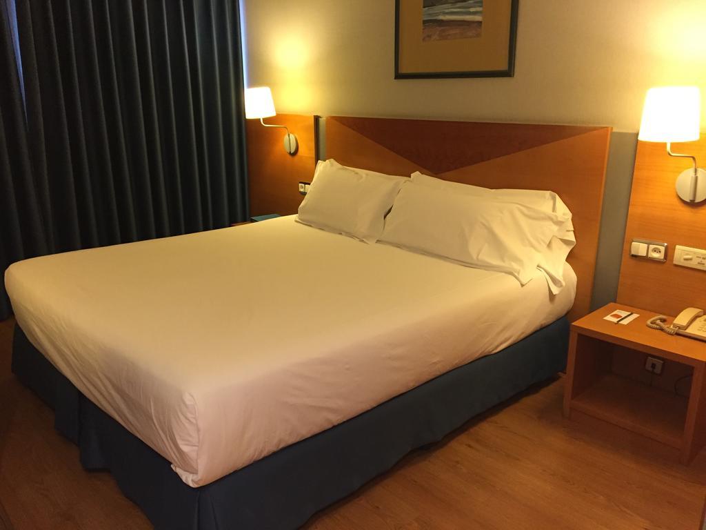 Oca Villa De Aviles Hotel Bagian luar foto