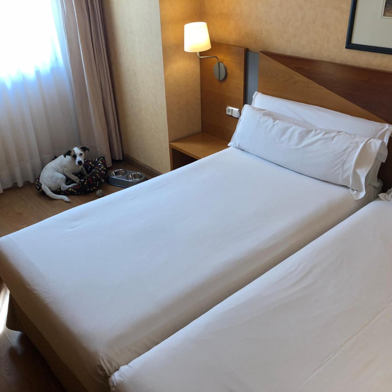 Oca Villa De Aviles Hotel Bagian luar foto